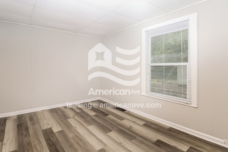 Building Photo - 306 Sycamore St