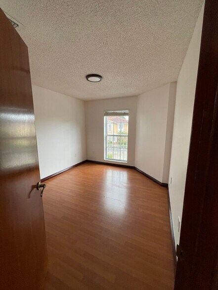 Building Photo - 14255 SW 57th Ln