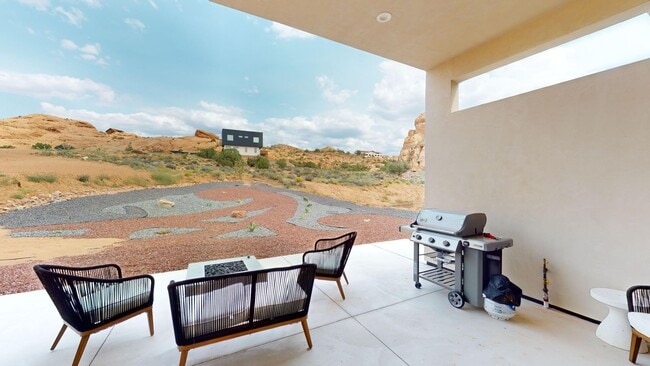 Building Photo - Beautiful Custom Home Available Now