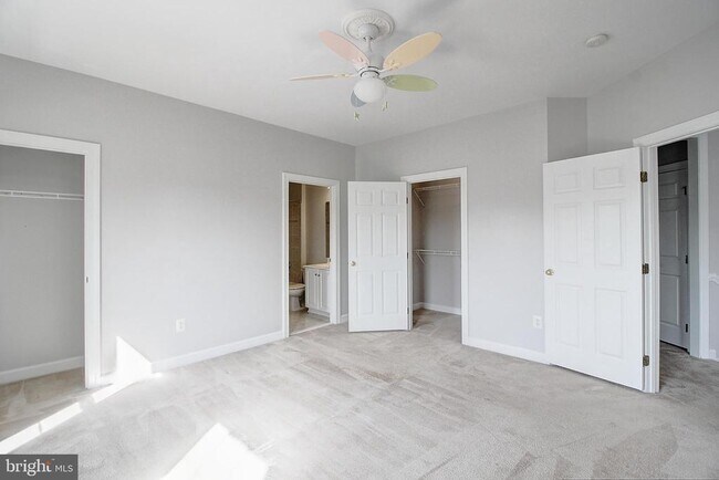 Building Photo - 2150 Chestnut Ln
