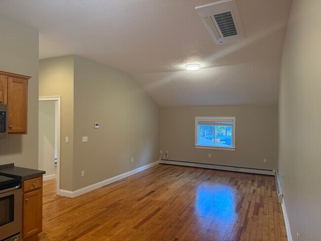 Building Photo - 554 Wareham St