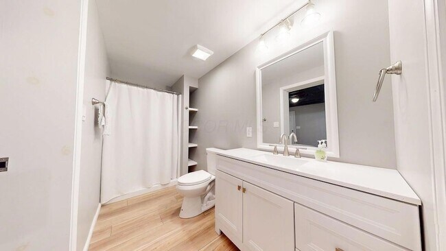 Building Photo - 32 Marion St