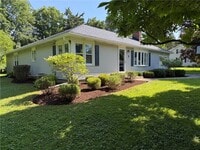 Building Photo - 5 Spruce Ln