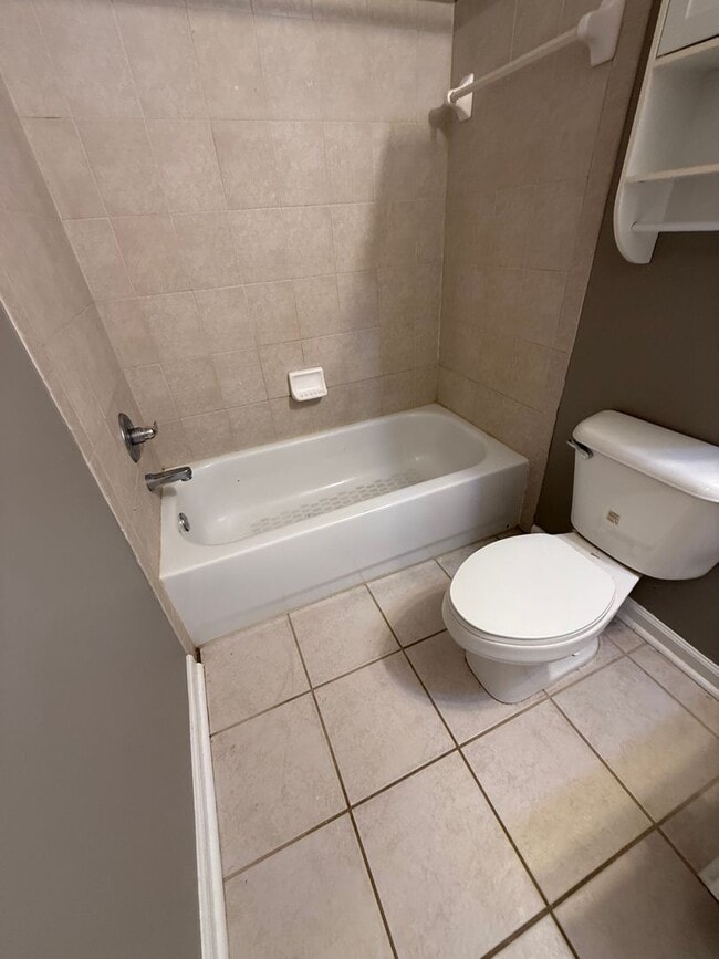 Building Photo - 06-204 Tennoppzone