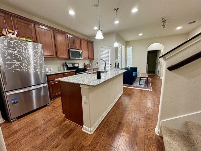 Building Photo - 5904 Baythorne Dr