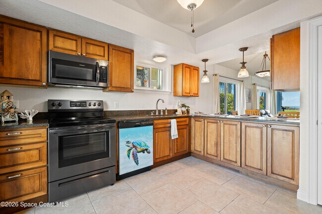 Building Photo - 1321 S Miramar Ave