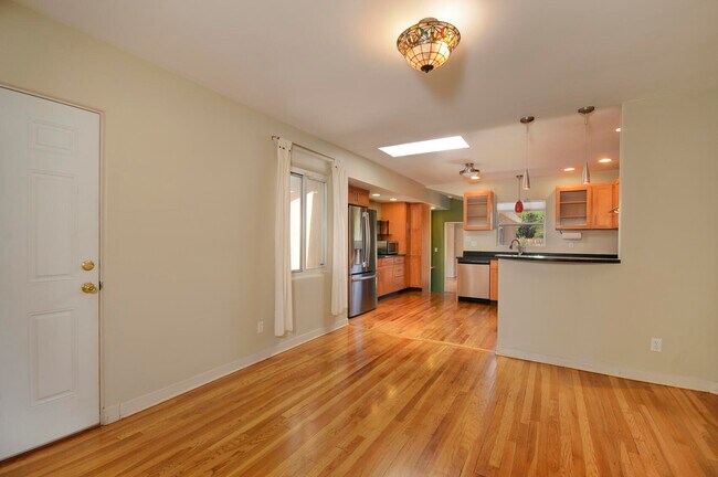 Building Photo - 3521 Smith Ave SE