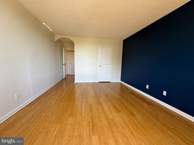Building Photo - 5225 Pooks Hill Rd