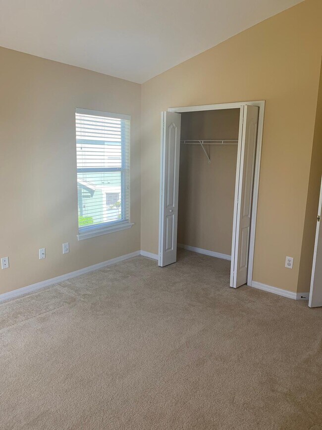 Building Photo - 10783 Gran Paradiso Dr