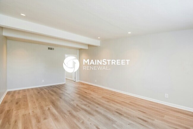 Building Photo - 3 Bedroom Pet-Friendly Home in TUCSON, AZ with Main Street Renewal