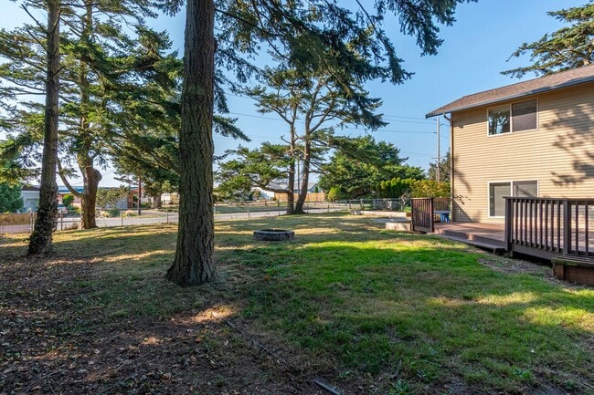 Building Photo - 3 Bed 3 Bath Home near West Beach
