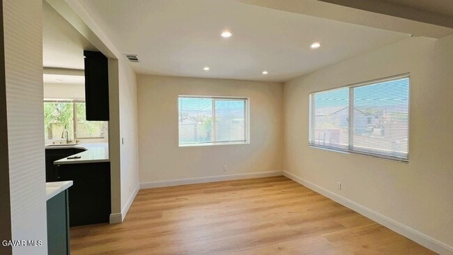 Building Photo - 5020 W Ave K 10