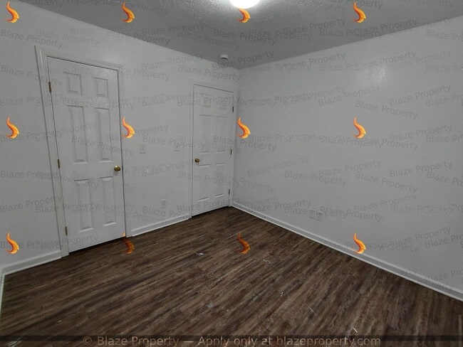 Building Photo - Easy Living, 3 Bedrooms