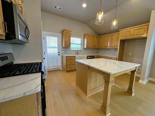 Building Photo - 626 Prairie Dr