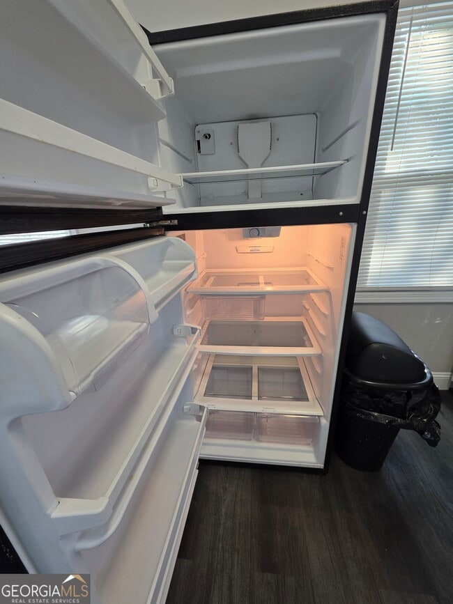 Building Photo - 1156 Clinton Rd