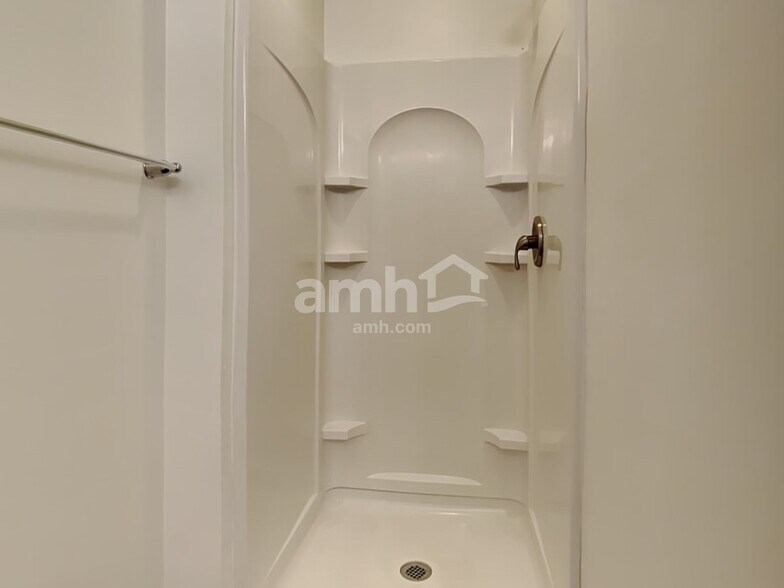 Building Photo - 6114 Sage Willow Way