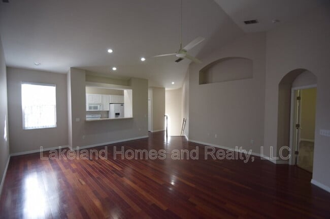 Building Photo - 534 Grasslands Village Cir