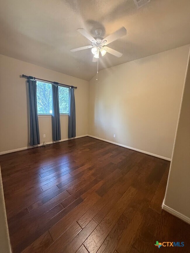 Building Photo - 270 Delanoy Dr