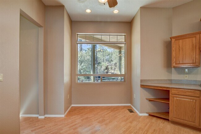 Building Photo - Beautiful home in the Mountain Club!