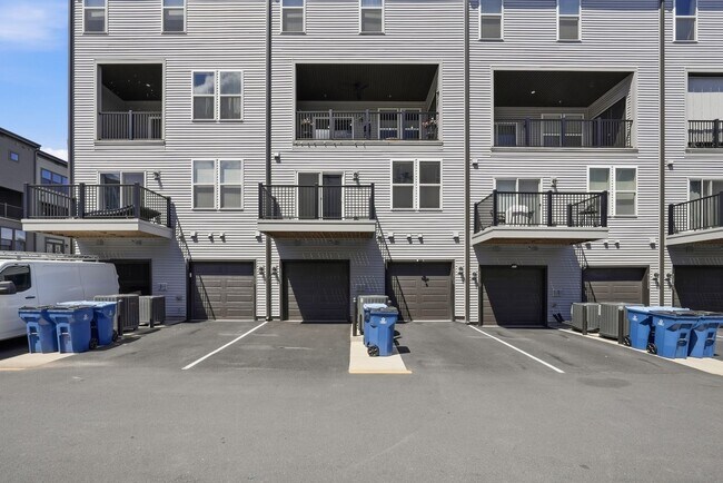 Building Photo - 43732 Transit Sq