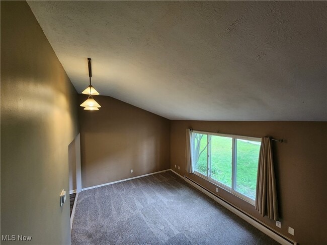 Building Photo - 3032 Englewood Dr