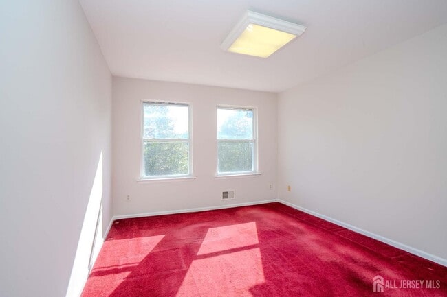 Building Photo - 27 Samantha Dr