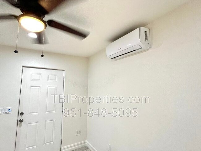 Building Photo - 5063 Pearblossom Dr