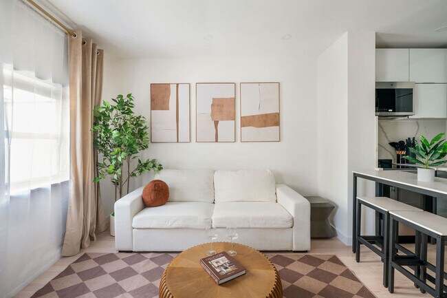 Building Photo - 317w E 14th St