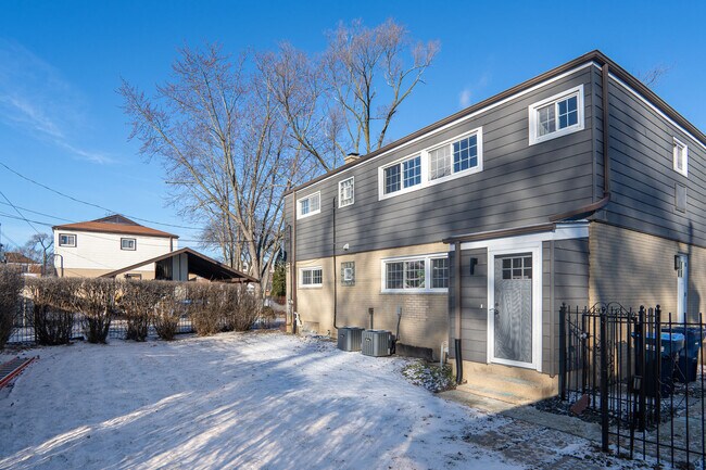 Building Photo - 317 Burlington Ave