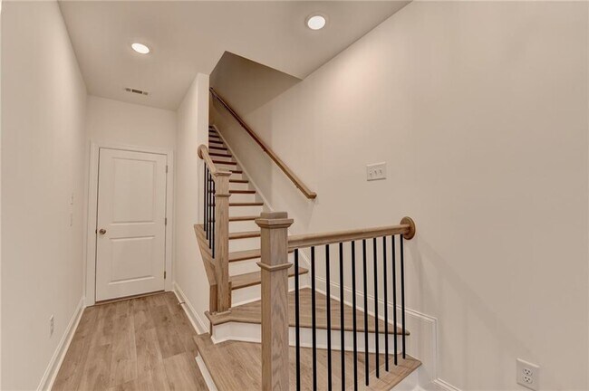 Building Photo - 5428 Howington Ct