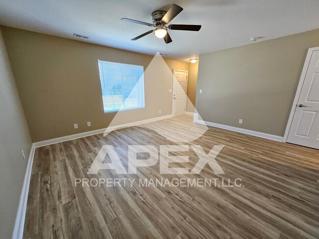 Building Photo - AVALON TOWNHOMES – LIKE NEW - 2 Bd/2.5 Ba Townhome off Topside Road with convenient access to Mar...