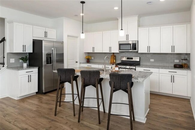 Building Photo - 1740 Wellston Dr