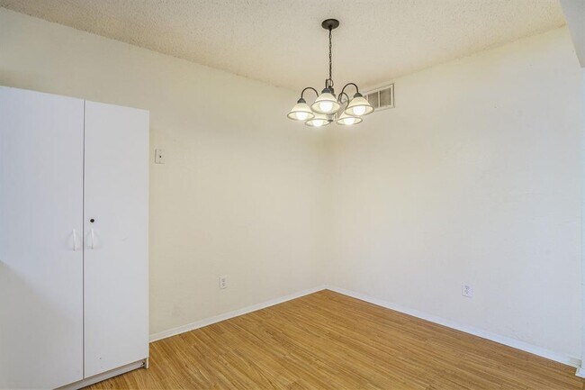Building Photo - 3628 Hulen Park Cir