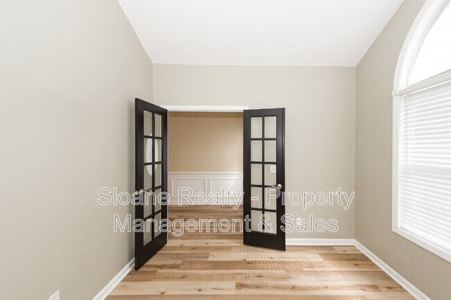 Building Photo - 112 Tanglewood Cir