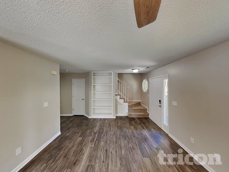 Building Photo - 1705 Glenn Meade Dr