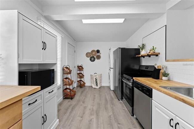 Building Photo - 6470 64th Ave N