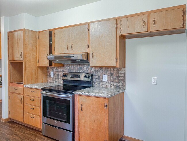 Building Photo - Cute 3 bed 2 bath!