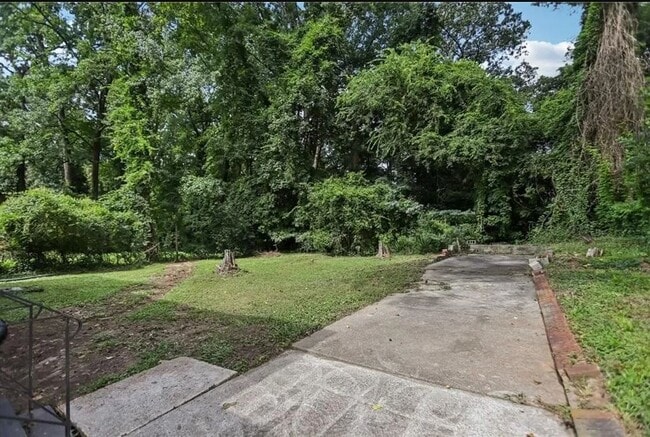 Building Photo - 1367 Pollard Dr SW