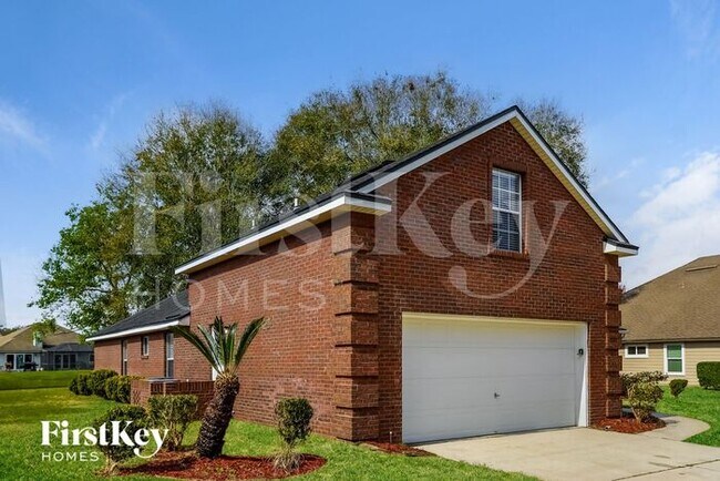 Building Photo - 3931 Lake Crest Terrace