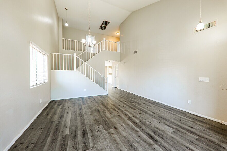 Building Photo - 8613 W Cordes Rd