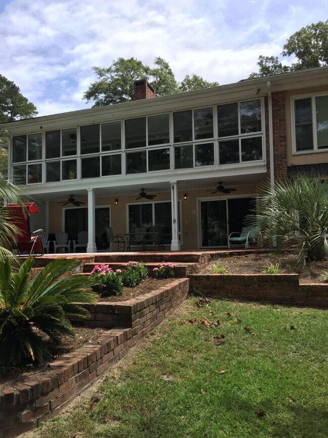 Building Photo - 304 Broad River Dr