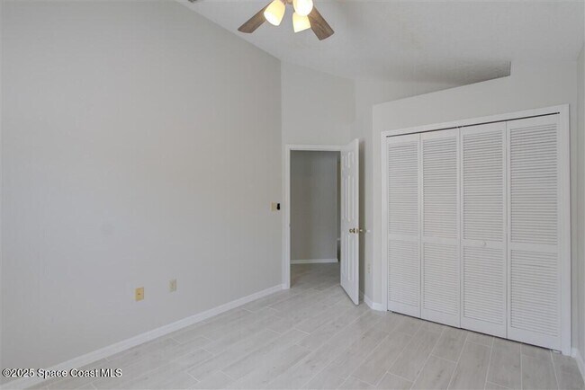 Building Photo - 4240 Wood Haven Dr