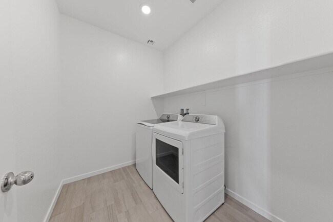 Building Photo - Brand New 3 Bedroom Townhome with Premium Upgrades & Resort-Style Amenities!