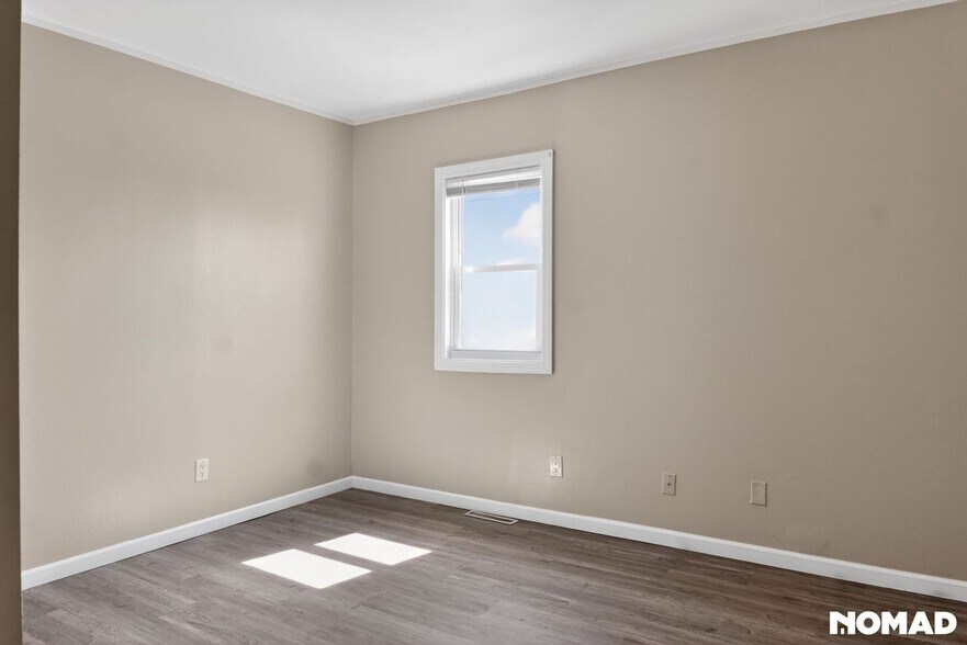 Building Photo - 54 Dawson Ave