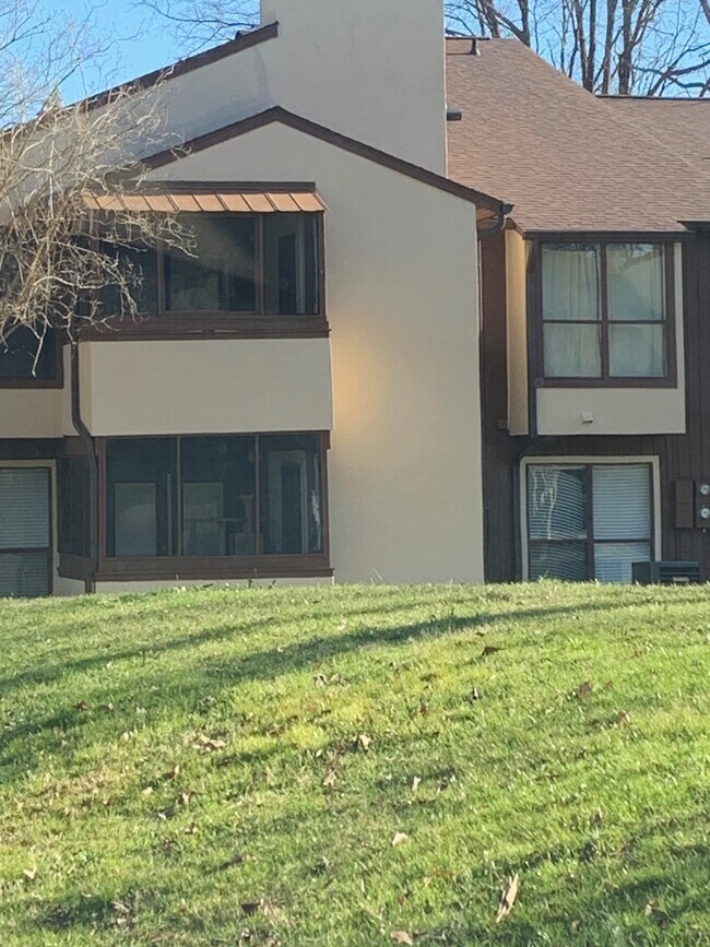 Condo Overlooking Common Area - 7224 Winery Ln