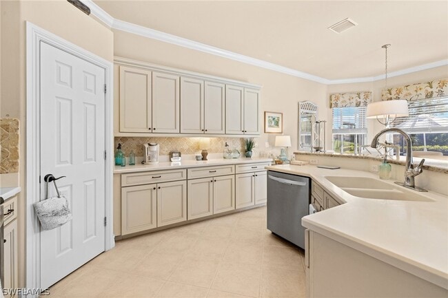 Building Photo - 6737 Bent Grass Dr