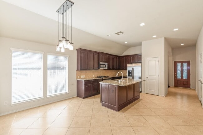 Building Photo - 2943 Fair Chase Dr