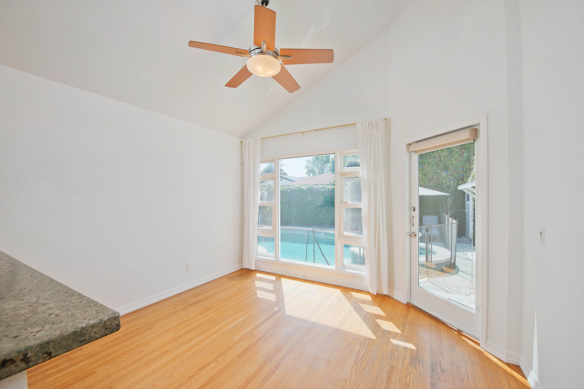 Building Photo - 13964 Peach Grove St