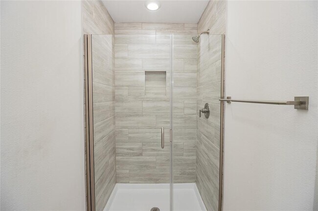 Building Photo - 4903 Vue Delac Pass
