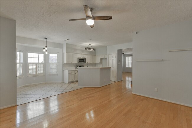 Building Photo - 4527 Natural Bridge Dr